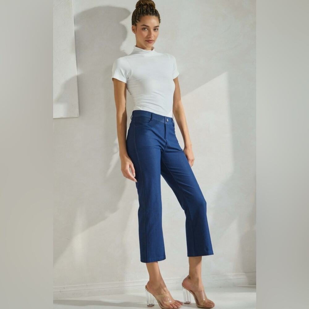 Yelete Solid Straight Leg Crop Pants